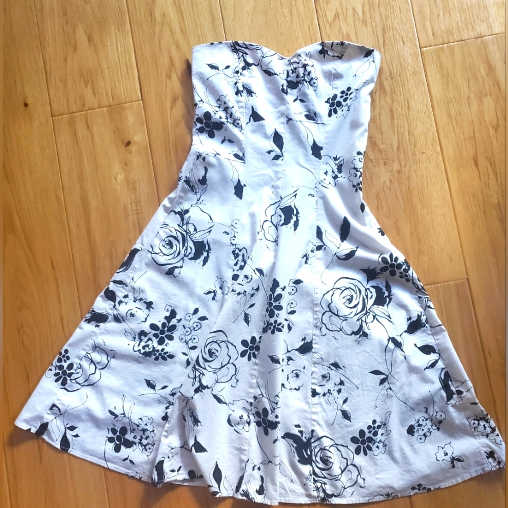 White strapless dress size S